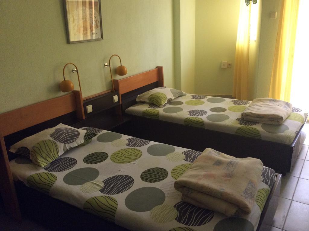 Hotel Balevurov Санданський Номер фото