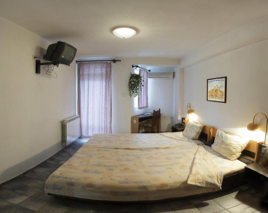 Hotel Balevurov Санданський Номер фото